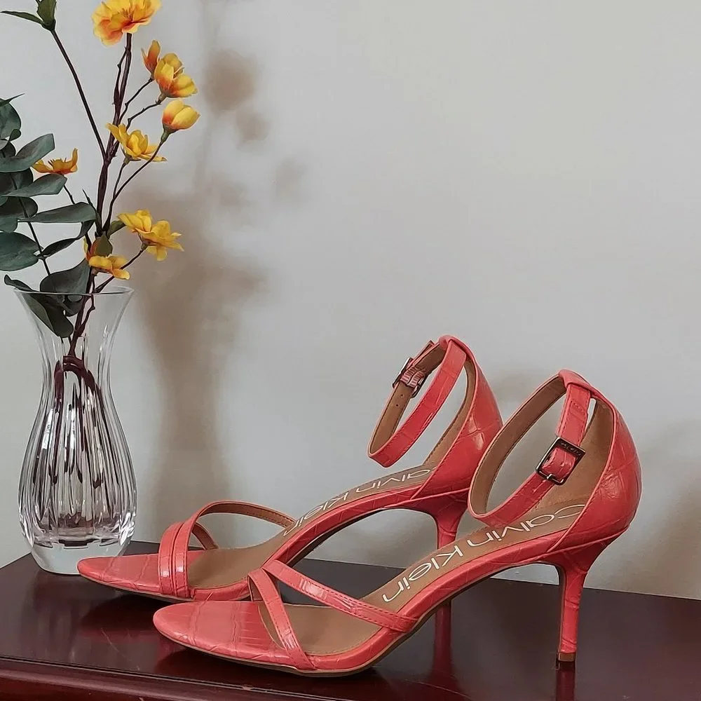 NWOB CALVIN KLEIN LALI CROC EMBOSSED STRAPPY OPEN TOE SANDALS (CORAL / S…